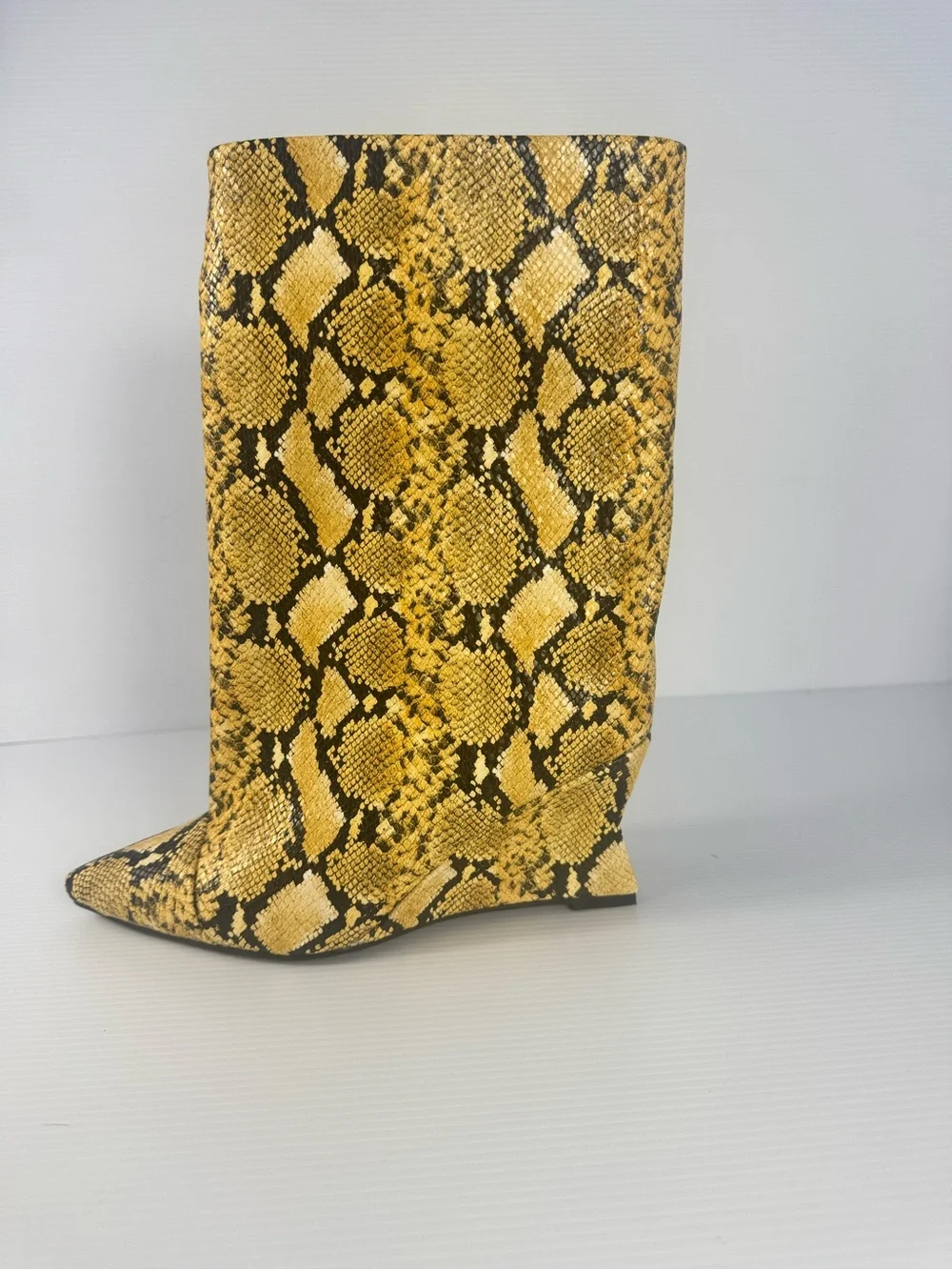 Azalea Wang VINCI Yellow Snake Print Mid-Calf Wedge Boots NIB - Picture 2 of 6